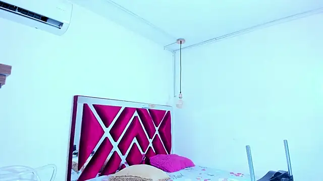 VALERIAQUEENTS   online show from March 2026 04:52:02 AM