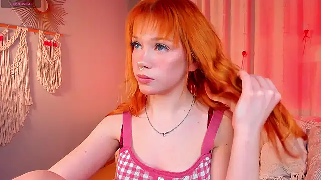 Snapshot of SunRisee_ chatting on February 2026 04:48:01 PM SunRisee online show from February 2026 04:48:01 PM