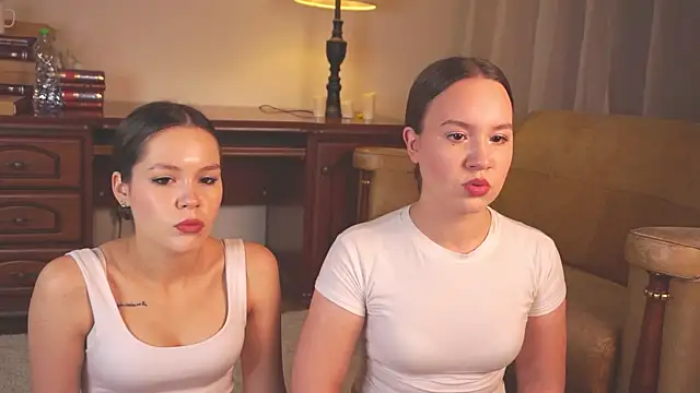 VirginiaRowe online show from November 2025 02:19:01 PM