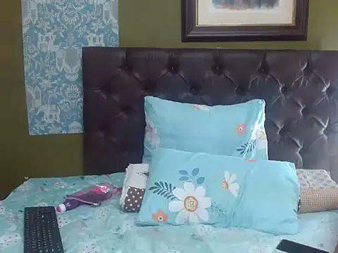 Snapshot of JuicyEbonyGoddess chatting on November 2025 06:43:02 PM JuicyEbonyGoddess online show from November 2025 06:43:02 PM