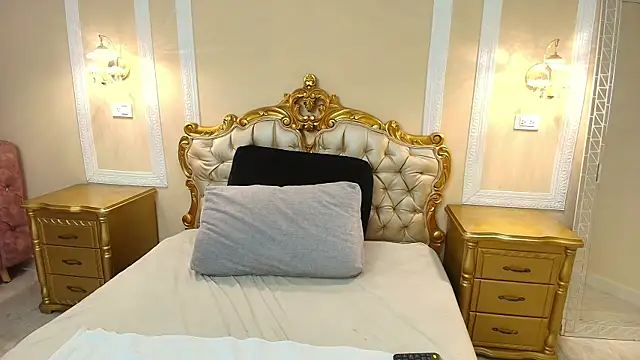 HallieStone online show from March 2026 12:00:01 PM