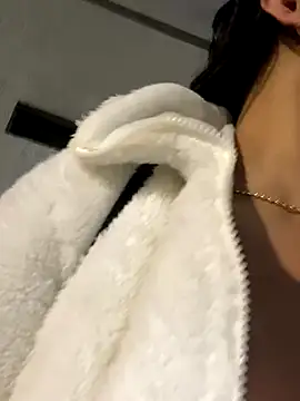 MelissaGill  online show from December 2025 10:35:01 AM