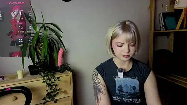 Me1inMonro online show from November 2025 05:32:02 AM