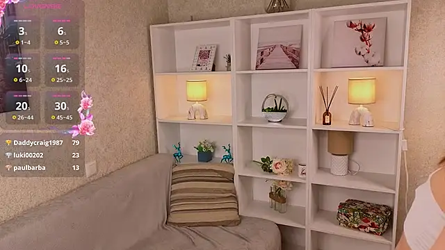 Snapshot of VinnieMaida chatting on April 2026 02:27:02 AM VinnieMaida online show from April 2026 02:27:02 AM