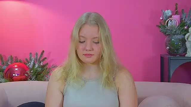 Snapshot of EmilyEvanse chatting on December 2025 06:23:01 PM EmilyEvanse online show from December 2025 06:23:01 PM