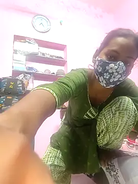 Snapshot of Hot_Naira_ chatting on November 2025 01:47:02 PM Hot Naira online show from November 2025 01:47:02 PM