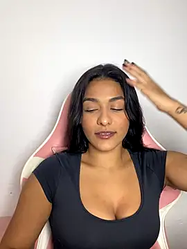 Laurapocahontas online show from November 2025 11:30:01 PM