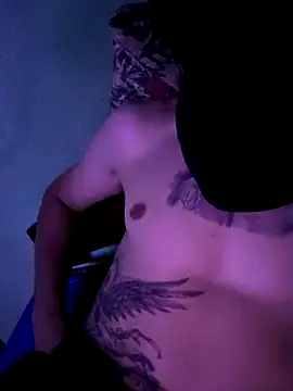 Snapshot of Mascarado01i chatting on November 2025 10:12:01 PM Mascarado01i online show from November 2025 10:12:01 PM