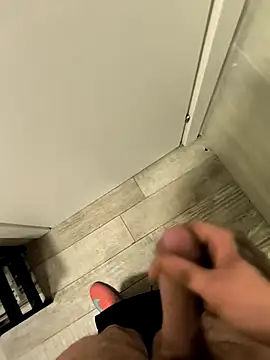 Snapshot of Razvan696969 chatting on March 2026 01:57:02 PM Razvan696969 online show from March 2026 01:57:02 PM