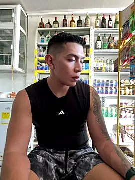 Snapshot of OliverWest04 chatting on December 2025 08:59:01 PM OliverWest04 online show from December 2025 08:59:01 PM