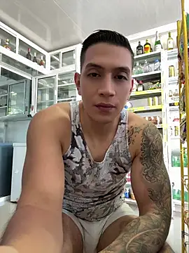 Snapshot of OliverWest04 chatting on May 2026 05:41:01 PM OliverWest04 online show from May 2026 05:41:01 PM
