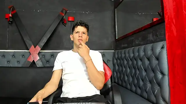 Erick white online show from December 2025 02:44:02 PM