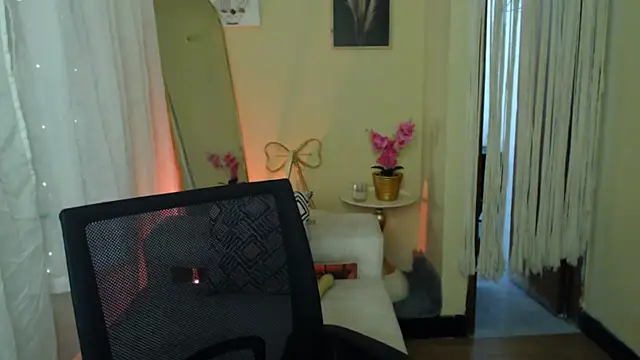 Snapshot of Aunty_milf chatting on July 2026 06:57:02 PM Aunty milf online show from July 2026 06:57:02 PM