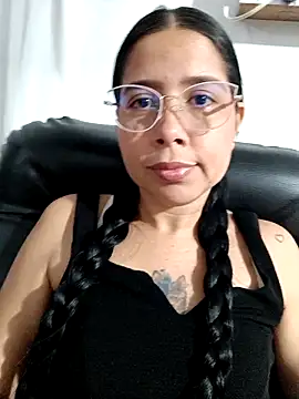 KarelysAC online show from December 2025 12:48:01 AM