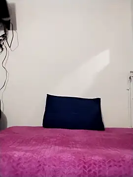 NiinaHans online show from December 2025 10:46:02 AM