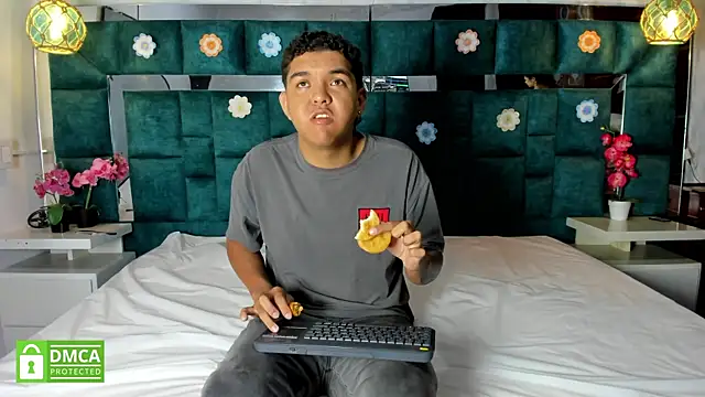  bonnyandclyde online show from January 2026 11:56:01 AM