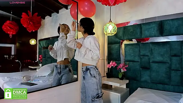  bonnyandclyde online show from February 2026 12:01:02 PM