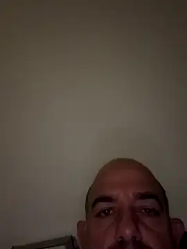 Snapshot of Laufla chatting on November 2025 11:05:01 PM Laufla online show from November 2025 11:05:01 PM