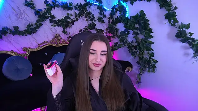 NaomiBaae online show from November 2025 02:31:02 PM