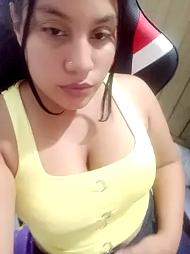 ZoeLove2 online show from December 2025 01:01:02 AM