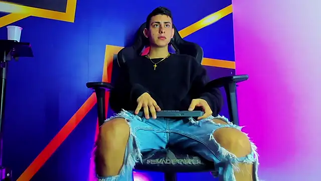 Snapshot of twink_scott_ chatting on November 2025 04:27:01 AM twink scott online show from November 2025 04:27:01 AM