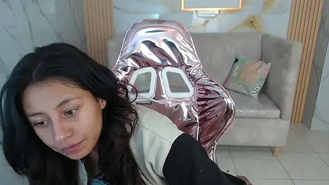 serabella s online show from December 2025 01:06:01 PM