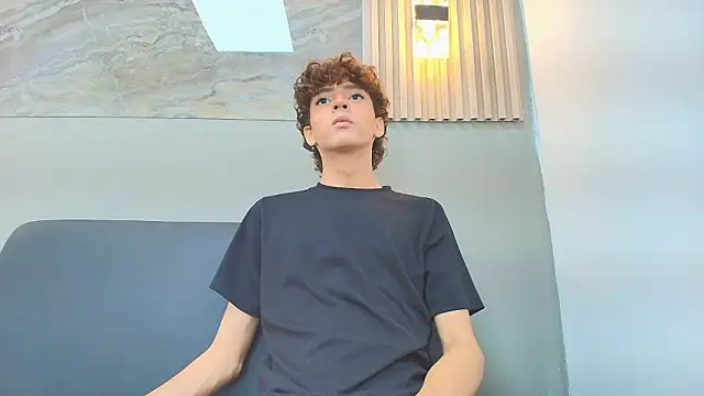 CRISS ALLEN1 online show from February 2026 12:43:02 PM