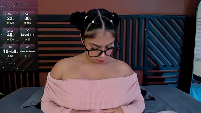 luna cute   online show from February 2026 07:51:01 PM