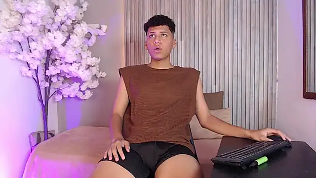 Andrey Lev1 online show from November 2025 07:49:02 PM