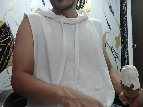 simonm667 online show from April 2026 07:01:02 PM