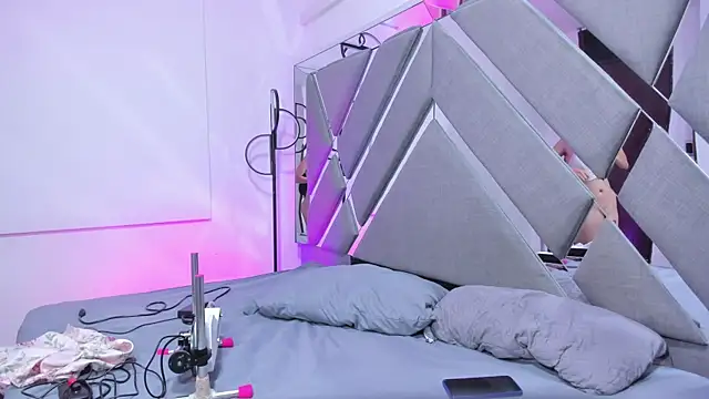 ZafiraNavarro online show from May 2026 03:28:02 PM