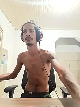 Snapshot of theyllorwillian chatting on November 2025 03:29:02 AM theyllorwillian online show from November 2025 03:29:02 AM