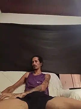 Snapshot of theyllorwillian chatting on December 2025 12:31:02 PM theyllorwillian online show from December 2025 12:31:02 PM