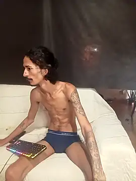 Snapshot of theyllorwillian chatting on December 2025 11:07:01 AM theyllorwillian online show from December 2025 11:07:01 AM