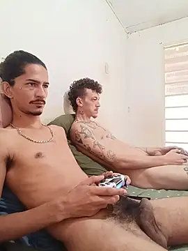 Snapshot of theyllorwillian chatting on February 2026 12:01:02 PM theyllorwillian online show from February 2026 12:01:02 PM