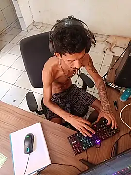 Snapshot of theyllorwillian chatting on April 2026 01:17:02 PM theyllorwillian online show from April 2026 01:17:02 PM