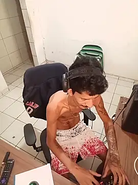 Snapshot of theyllorwillian chatting on April 2026 03:41:02 PM theyllorwillian online show from April 2026 03:41:02 PM