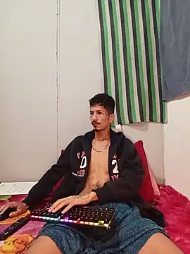 Snapshot of theyllorwillian chatting on June 2026 10:10:02 AM theyllorwillian online show from June 2026 10:10:02 AM