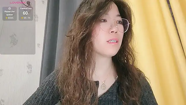 Xiao3187 online show from December 2025 12:14:01 PM