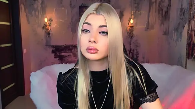 HyileyClark online show from December 2025 09:25:01 AM