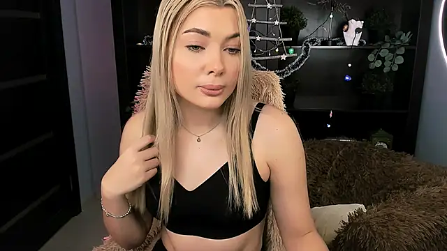 HyileyClark online show from December 2025 09:25:01 AM