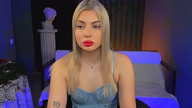 HyileyClark online show from January 2026 05:23:01 AM