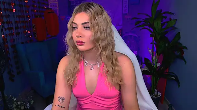 HyileyClark online show from February 2026 10:14:01 AM