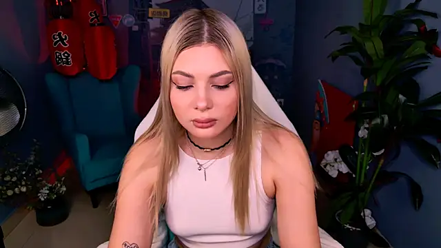 HyileyClark online show from March 2026 11:16:02 AM