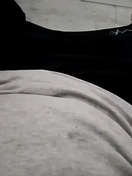 Snapshot of erdestruttor18 chatting on December 2025 01:42:01 PM erdestruttor18 online show from December 2025 01:42:01 PM