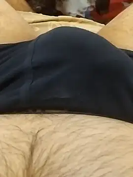 erdestruttor18 online show from January 2026 10:40:01 AM