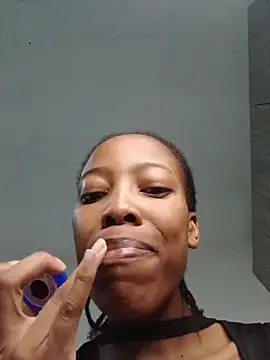 Snapshot of MsParisSmith chatting on November 2025 01:25:02 PM MsParisSmith online show from November 2025 01:25:02 PM