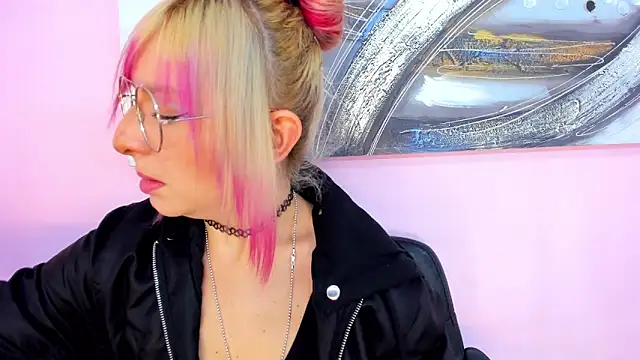 Snapshot of samanta-fox chatting on December 2025 05:31:02 PM samanta-fox online show from December 2025 05:31:02 PM