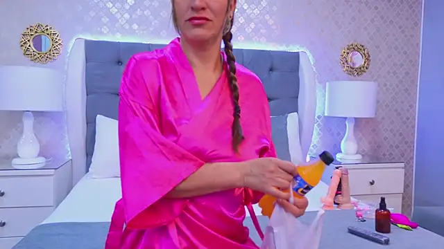 KeylaTompson online show from December 2025 07:20:02 PM