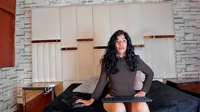 Snapshot of peachrouge chatting on May 2026 04:46:01 PM peachrouge online show from May 2026 04:46:01 PM